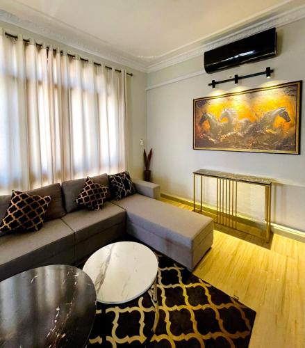 Posezení v ubytování Villa Luxury 3 Bed Home Private Portion Central Comfort Driveway