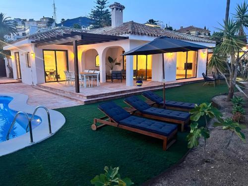 - Mediterranean Villa with Private Pool -