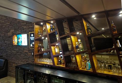 El salón o zona de bar de Enrise By Sayaji Ahmednagar