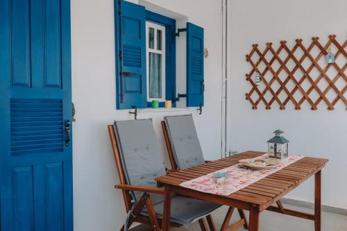 Φωτογραφία από το άλμπουμ του Cozy Betelgeuse στα Αγγίδια