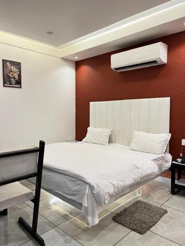 Gallery image of Evara Rooftop Cafe in Meerut