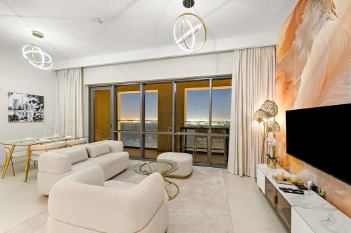 FIRST CLASS 2BR Sun, Views & Serenity