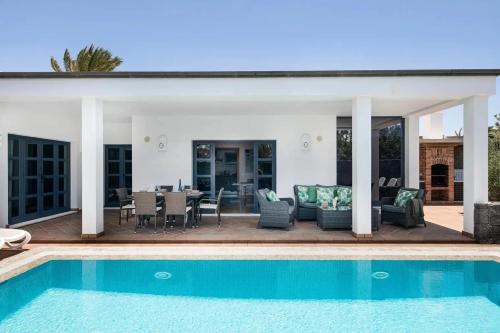 Charming Villa in Playa Blanca with Private Pool