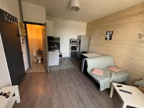 Η κουζίνα ή μικρή κουζίνα στο Studio vue sur Loire proche Centre-ville