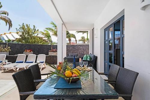 Charming Villa in Playa Blanca with Private Pool