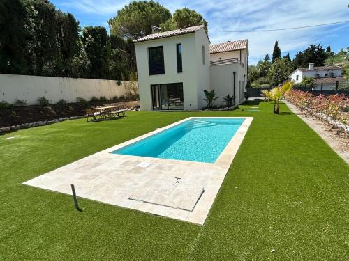 Beautiful Luxury Villa with Pool in Antibes
