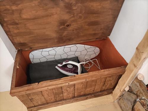 a wooden box with a shoe in it at Ocean Pirate in Costa de Antigua