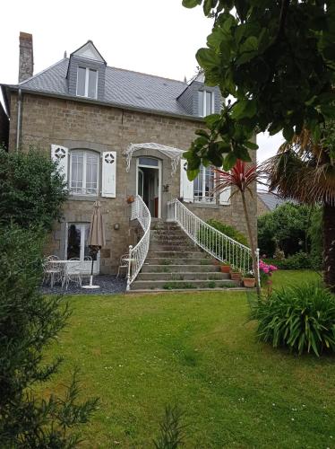 Cancale - Dans le Bourg