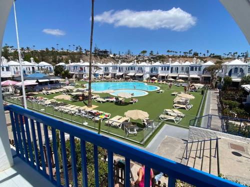 Sunny poolview bungalow in Maspalomas