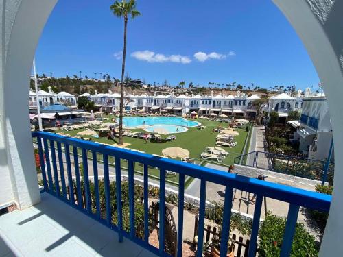 Sunny poolview bungalow in Maspalomas
