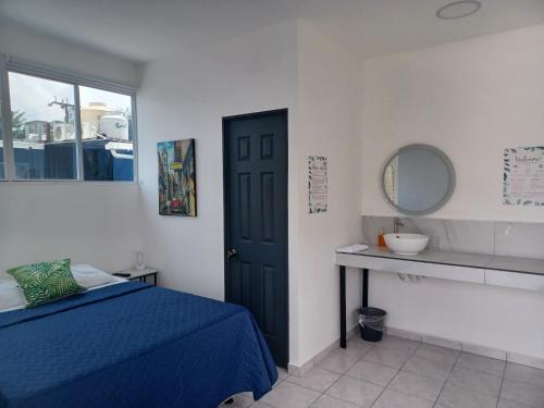 Ένα ή περισσότερα κρεβάτια σε δωμάτιο στο Charlys Room 9