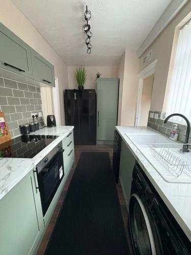 Anfield Home - Sleeps 7 - 1 min walk to Stadium! photo 5
