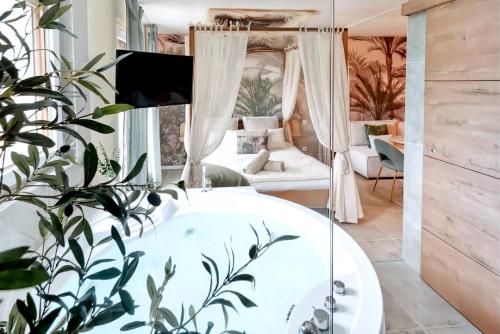 Jardin d'Eden : Sauna, Balneo & Jardin privatif