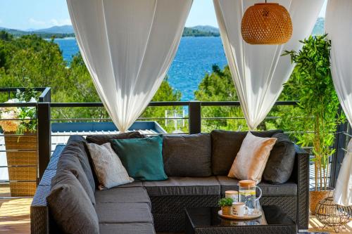 Aurora - luxury mobile house with sundeck