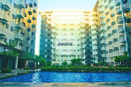 Kolam renang di atau dekat dengan iWandr Suites at SMDC Charm Residences