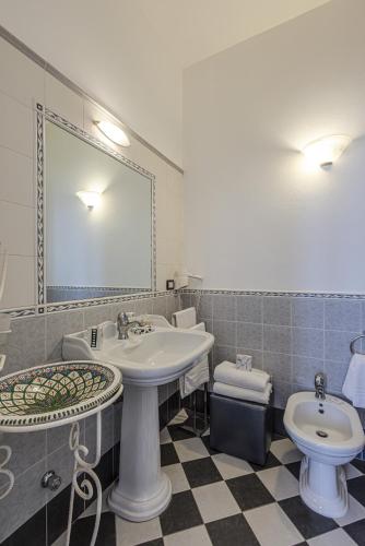 Lakkios charming suites and roomsにあるバスルーム