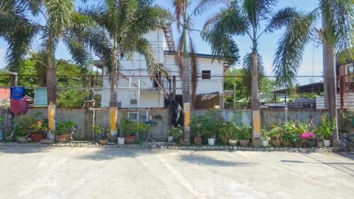 Un jardín fuera de Sea Break La Union