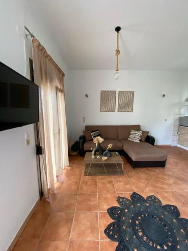 TV a/nebo společenská místnost v ubytování Karras Village