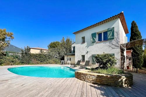 Charming quiet pool villa