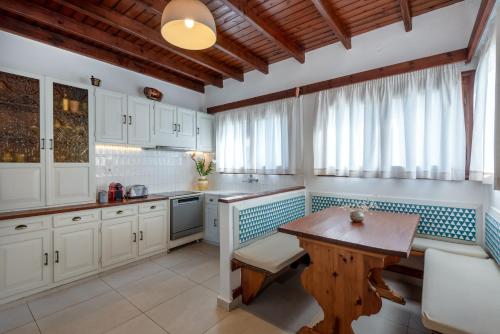 SeaView villa with piano by Chania Living Stories