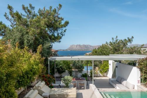 SeaView villa with piano by Chania Living Stories