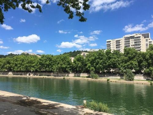 Duplex cosy-Wifi-Parking-Netflix-Lyon 9
