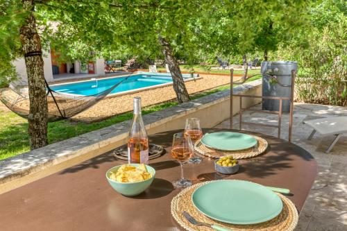 Gite neuf avec piscine Bio uv