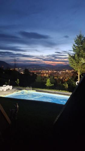 Πισίνα στο ή κοντά στο Bungalovi Lana