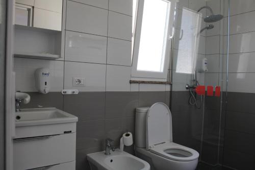 Fotografie z fotogalerie ubytování Kompleksi Jakaj v destinaci Velipojë