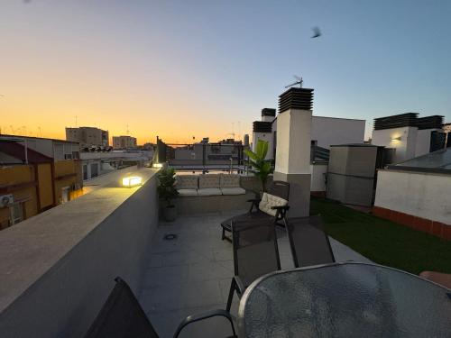 ATICO TRIANA CON PISCINA PRIVADA