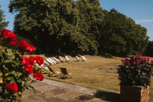 Κήπος έξω από το Healing Manor Hotel