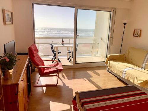 Studio-alcôve lumineux en front de mer