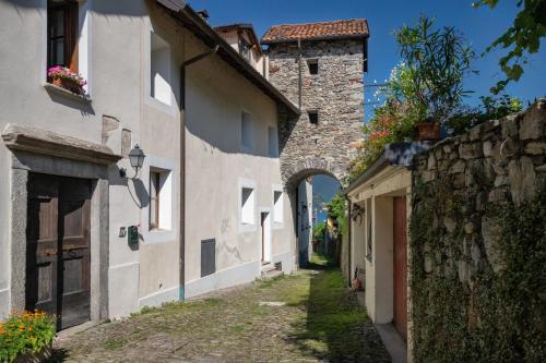 Maccagno InferioreにあるLa Torretta "Le Rondini" sul Lago Maggioreのギャラリーの写真