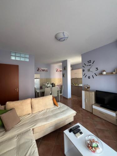 Coastal Comfort Apartment