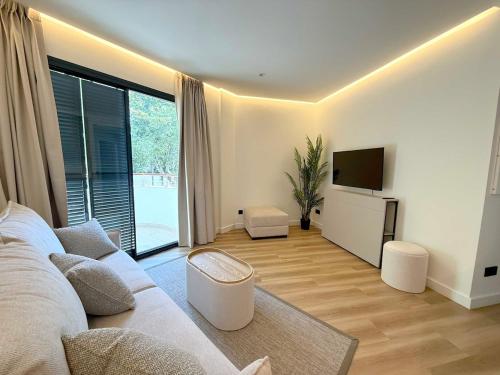 Luxury one bed apartment & pool