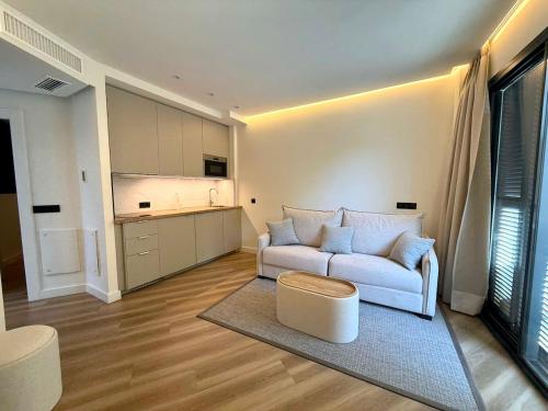 Luxury one bed apartment & pool