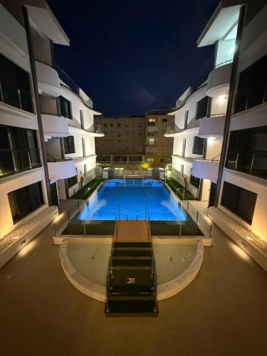 Luxury one bed apartment & pool