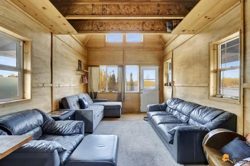 Un lugar para sentarse en Lake View LOFT Cabin off grid Solar
