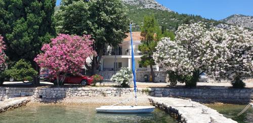 Apartments by the sea Viganj, Peljesac - 24522