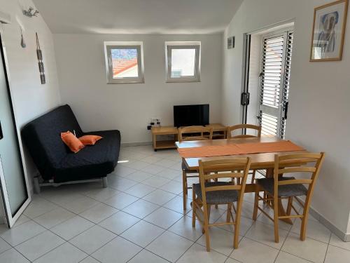 Apartments by the sea Grebastica, Sibenik - 24533