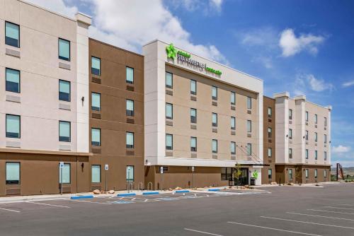 a hotel with a parking lot in front of it at Extended Stay America Premier Suites - Yuma in Yuma
