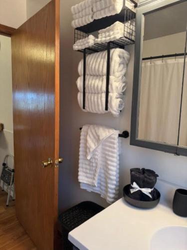 Gallery image of Cozy Apt- Centrally located in Alma
