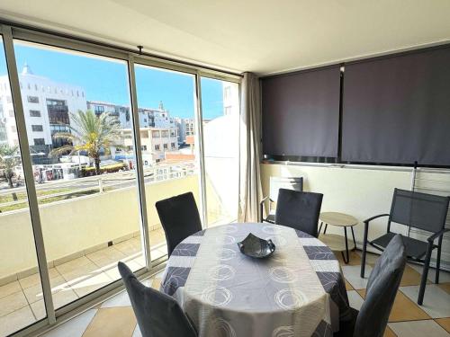 Photo de la galerie de l'établissement Appartement T2 au Cap d'Agde avec parking, vue mer - FR-1-607-220, au Cap d'Agde