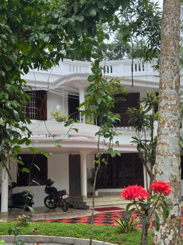 Niharika Homestayにある庭