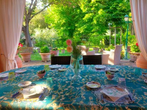 Un jardín fuera de Podere di Sotto