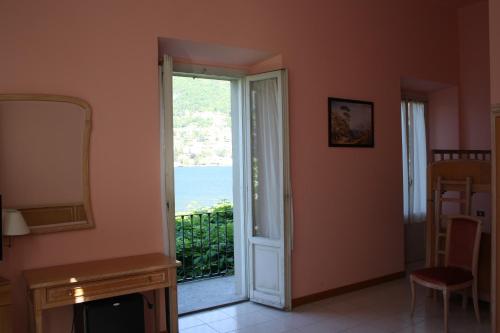Φωτογραφία από το άλμπουμ του Hotel Vapore σε Torno