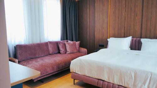 Arbnor Boutique Hotel — Bedroom