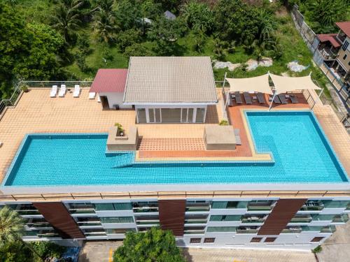 Swimmingpoolen hos eller tæt på patong私人宽敞公寓步行2分钟到达海滩浴缸海景泳池