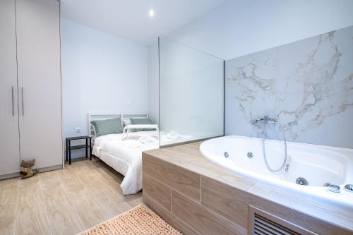 Cute apartment with jacuzzi