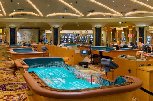 Caesars Palace Hotel & Casino Image